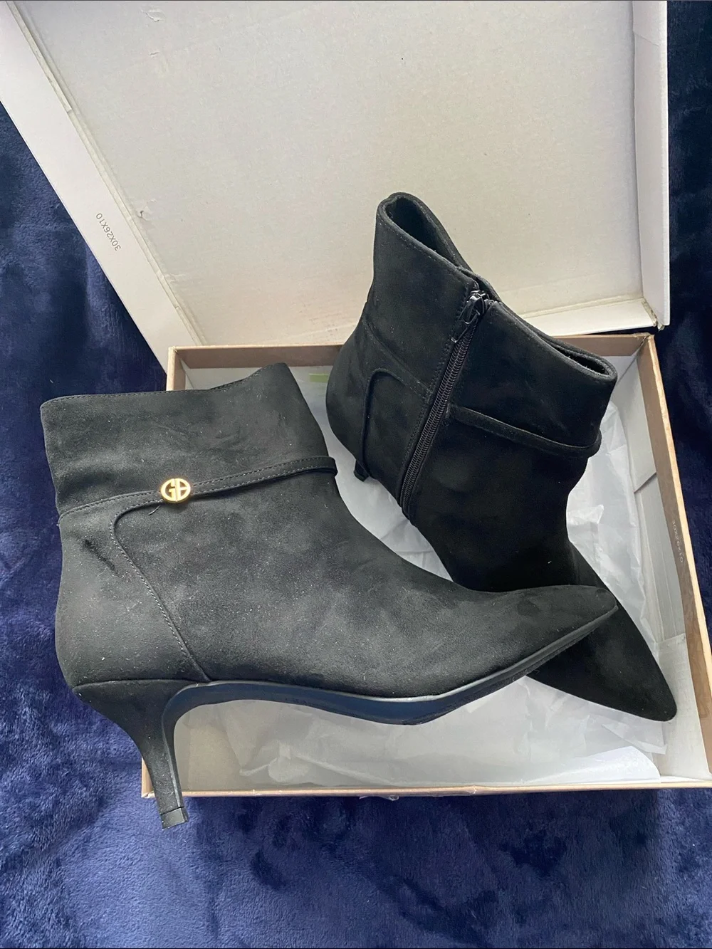 Giani Bernini Black Suede Pointed Toe Ankle Boots